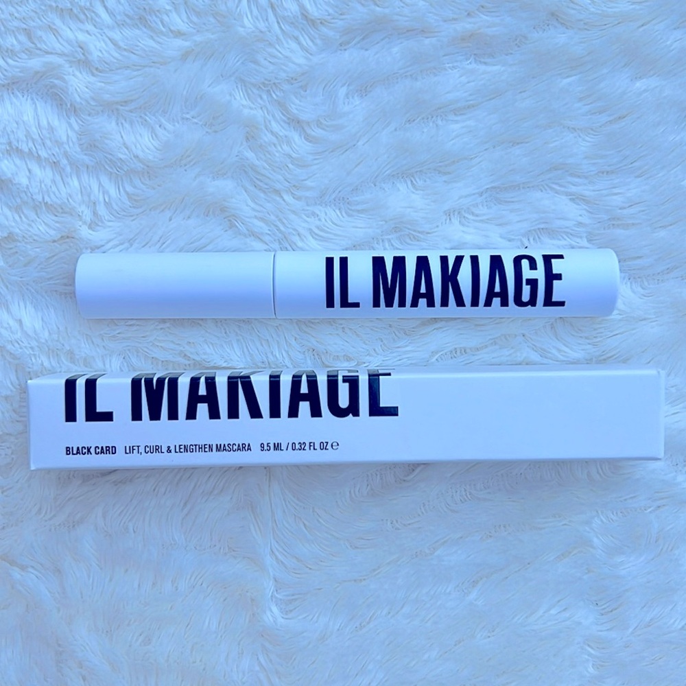IL Makiage Mascara. Black Card.